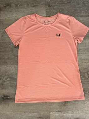 Women’s Medium Loose Fit Under Armour Heat Gear Peach Coral Short Sleeve Shirt